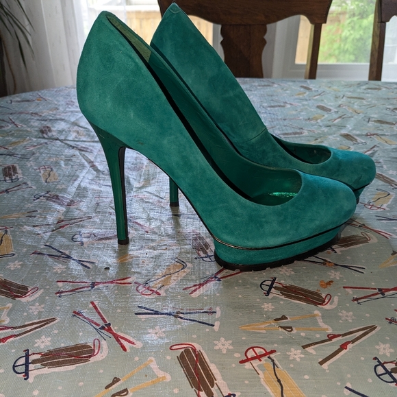 Size 38 Green Suede Platform Heels Bcbg - Picture 3 of 4